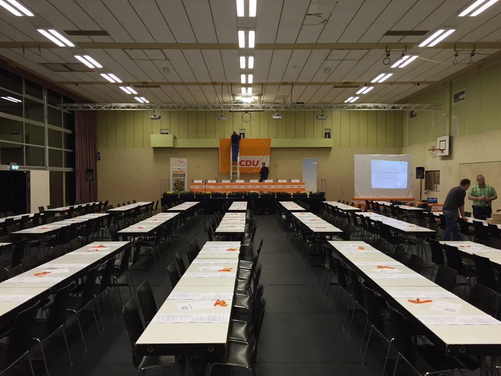 BjoernFranken's tweet photo. Aufbau für den Kreisparteitag in Ruppichteroth #cdurheinsieg #kpt2015 https://t.co/L5H27131bv