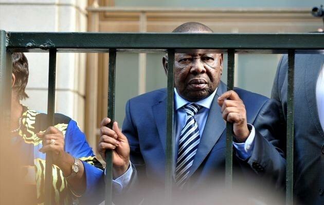 SthembisoMedia's tweet photo. Salute students! You reminded Blade his role as a Minister of Higher Education. He won't forget. #FeeHaveFallen https://t.co/1ZQ6Z7XVvI