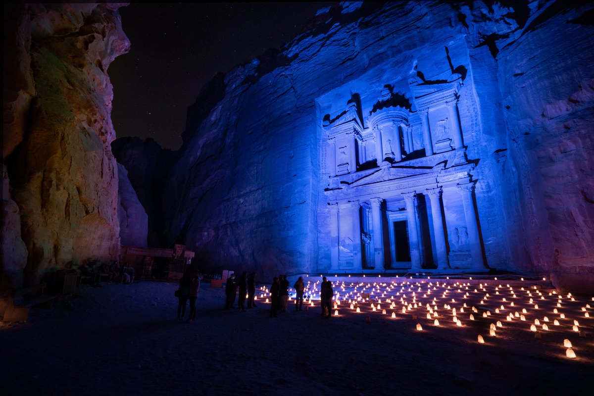 UN's tweet photo. We'll be sharing #UNBlue photos all weekend! See Iraq, Jordan, Australia + more here: https://t.co/vQQcGQR0Wg #UN70 https://t.co/NxlKdBddFH