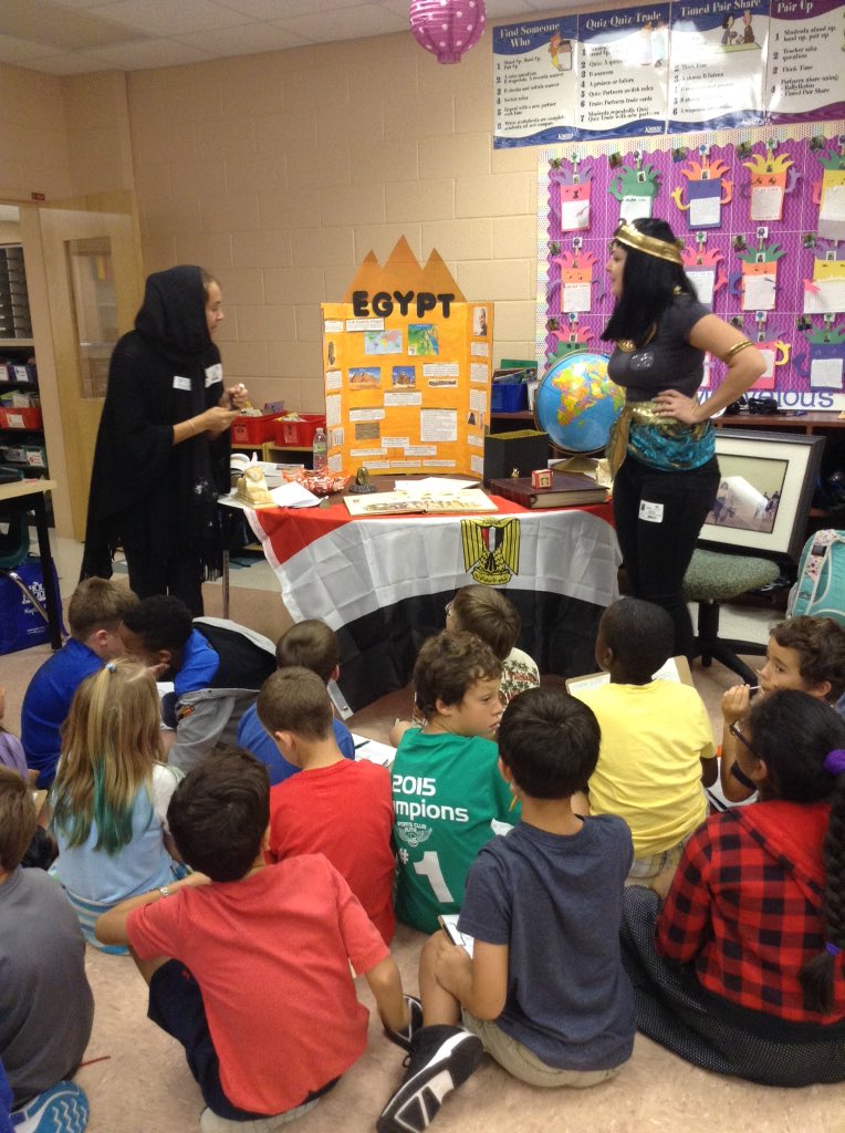 caseypeters2015's tweet photo. Cultural fair fun! @VMEPatriots #ccpsproud https://t.co/C2mElj8uHg