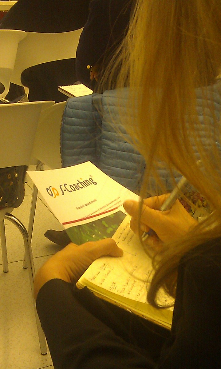 sacredgeography's tweet photo. #digitalmarketing Serena Cerè di #bolognaolistica e @IlariaCusano di #scoaching al #digitalmeet #padova https://t.co/pkjeCFacGP
