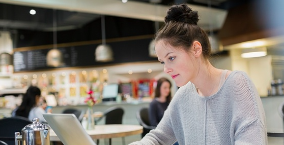 EdisonCommunity's tweet photo. Goodbye nine to five, hello work-life balance https://t.co/n6h6K75PPB #worklife #balance #lifestyle #healthy https://t.co/o3y0MiEOQh