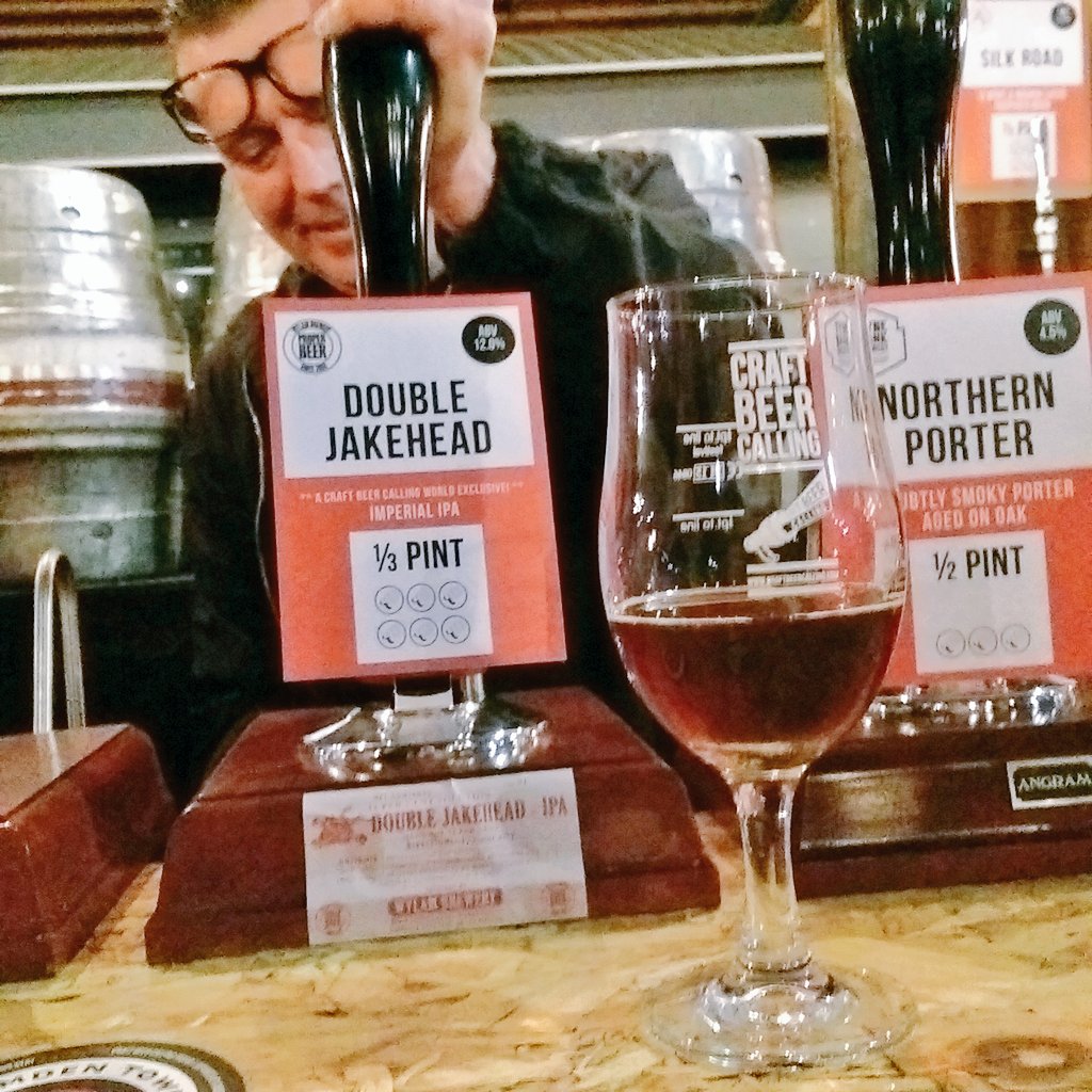 CraftBeerHour's tweet photo. So here it is... One of the 1st pours of the @WylamBrewery Double Jakehead IPA, poured by Dave Stone himself! #CBC15 https://t.co/CoxsazmoyY