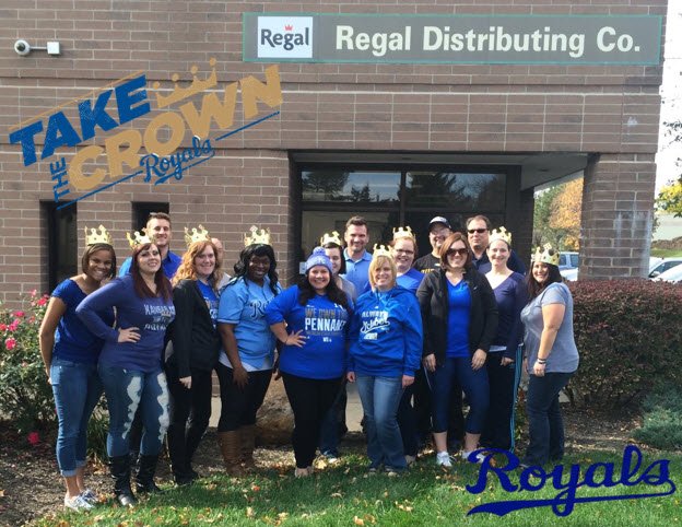 GetRegal's tweet photo. Let's go @Royals! #TakeTheCrown #GetRegal https://t.co/fhbTYApwPB