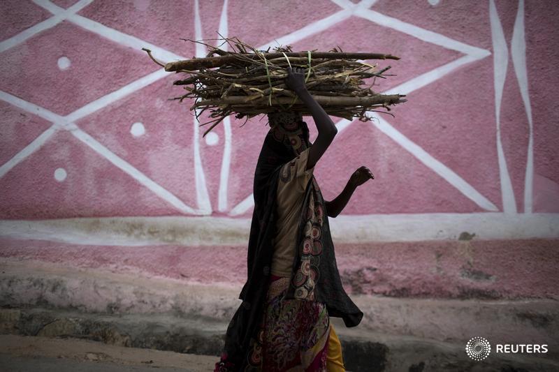ContextNewsroom's tweet photo. Hunger looms over Ethiopia as #ElNino drives drought https://t.co/5Amls56pNp @UNOCHA @oxfamgb @IFRCAfrica https://t.co/puEIDjMK0N