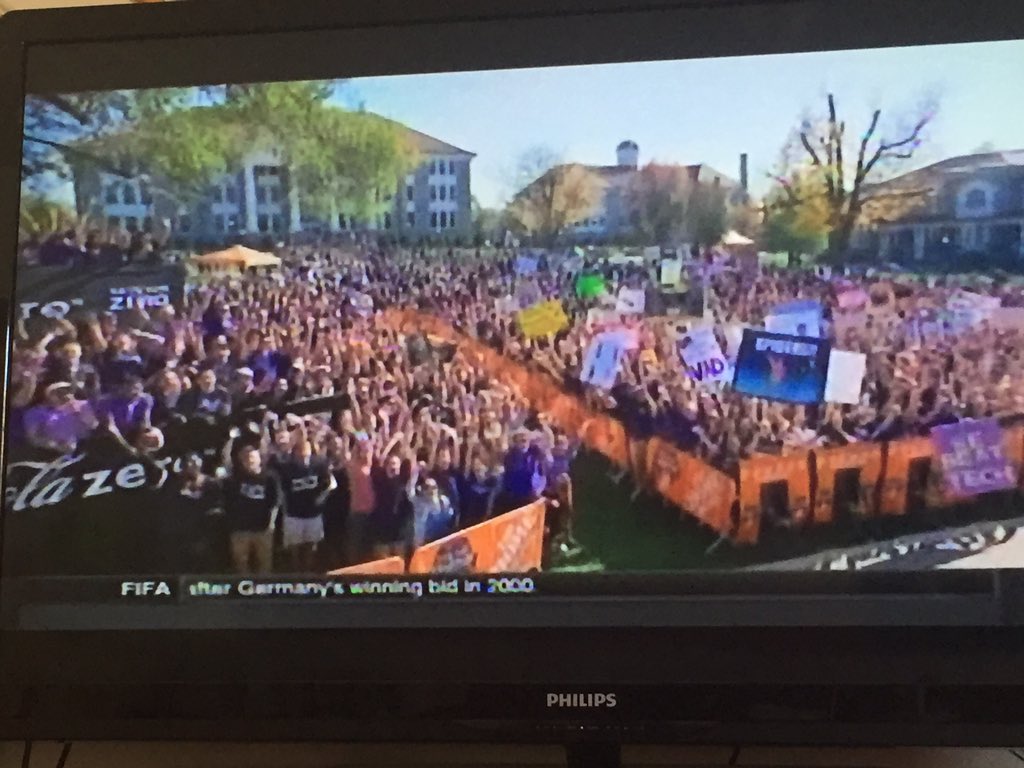 2CHAYNES's tweet photo. What a sight! #JMU https://t.co/nHydbZG9cY