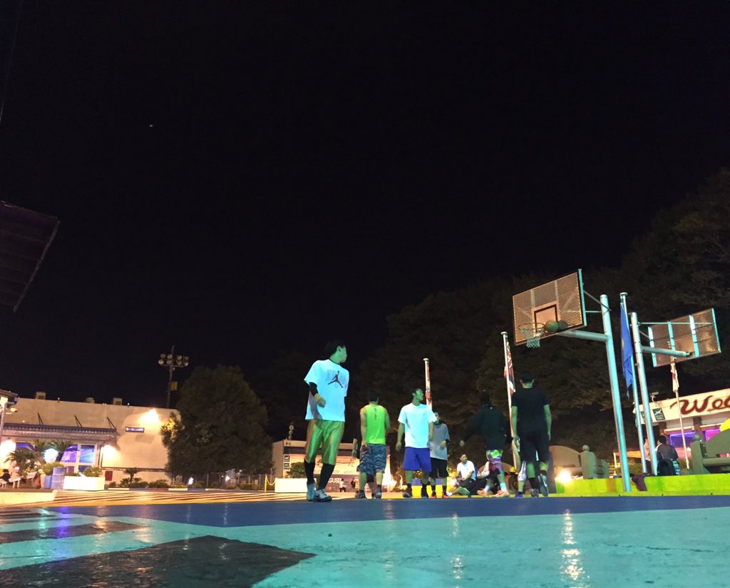 hojaluna's tweet photo. 3:00
#airjordan #midnight #γγ€γ±γ€γ¨γ³ #basketball #midnightball #fun #court #street #streetball #streetbasket https://t.co/iQvGpa5a8U