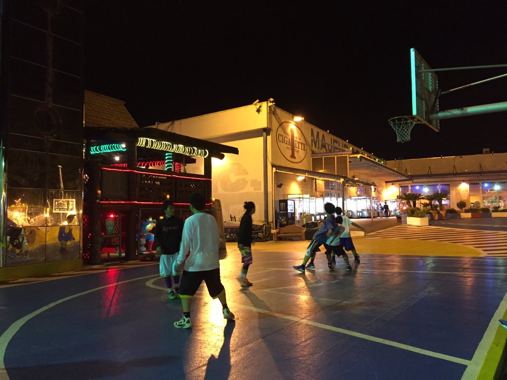 hojaluna's tweet photo. 3:00
#airjordan #midnight #γγ€γ±γ€γ¨γ³ #basketball #midnightball #fun #court #street #streetball #streetbasket https://t.co/iQvGpa5a8U