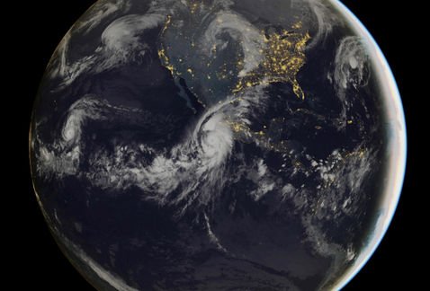 Milenio's tweet image. Comparan a #HuracánPatricia con tifón en Filipinas que dejó 6 mil muertos mile.io/1Ktqq0y