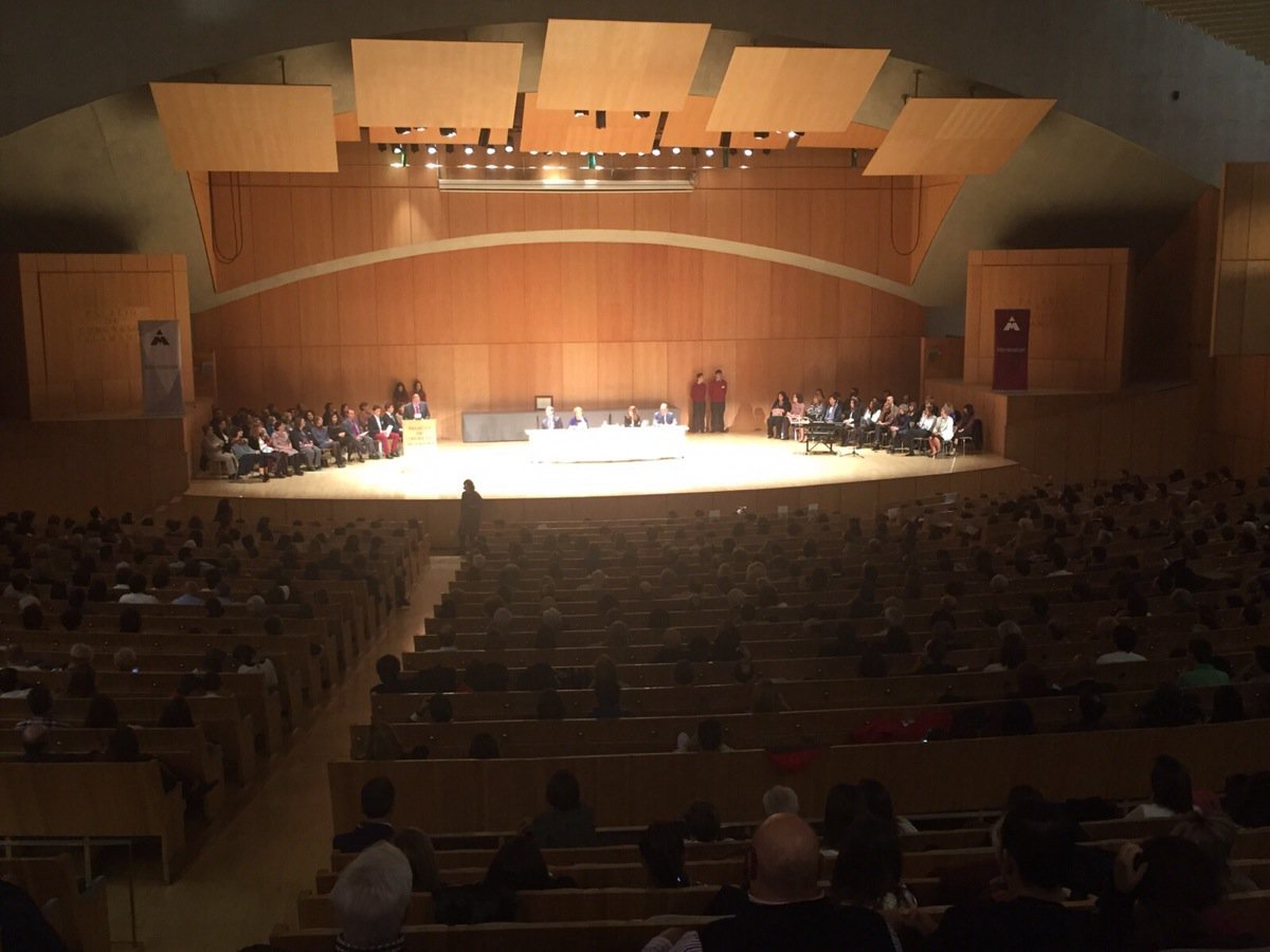 CMontessori's tweet photo. Gran acto de entrega de los Premios Extraordinarios en el Palacio de Congresos: felicidades a todos! Enhorabuena! https://t.co/yKJx8oy0mA