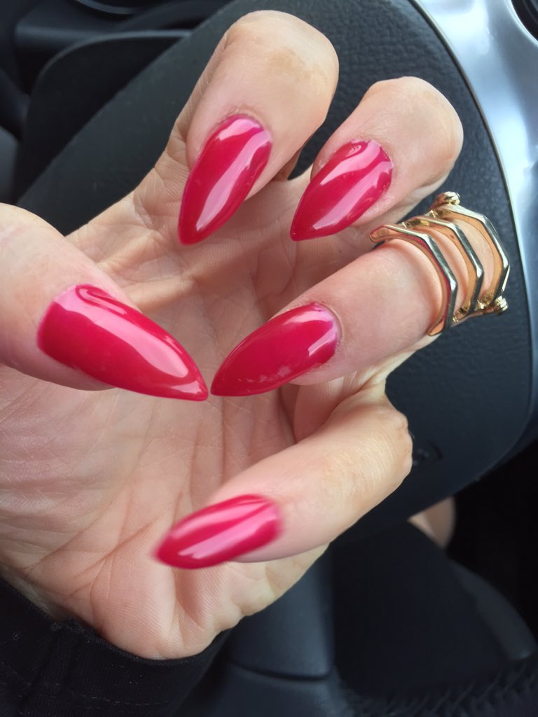 _AllureBeauty's tweet photo. Some of my recent work #nails #beauty #FF #nsi #gel #red https://t.co/rb62HkAzDO