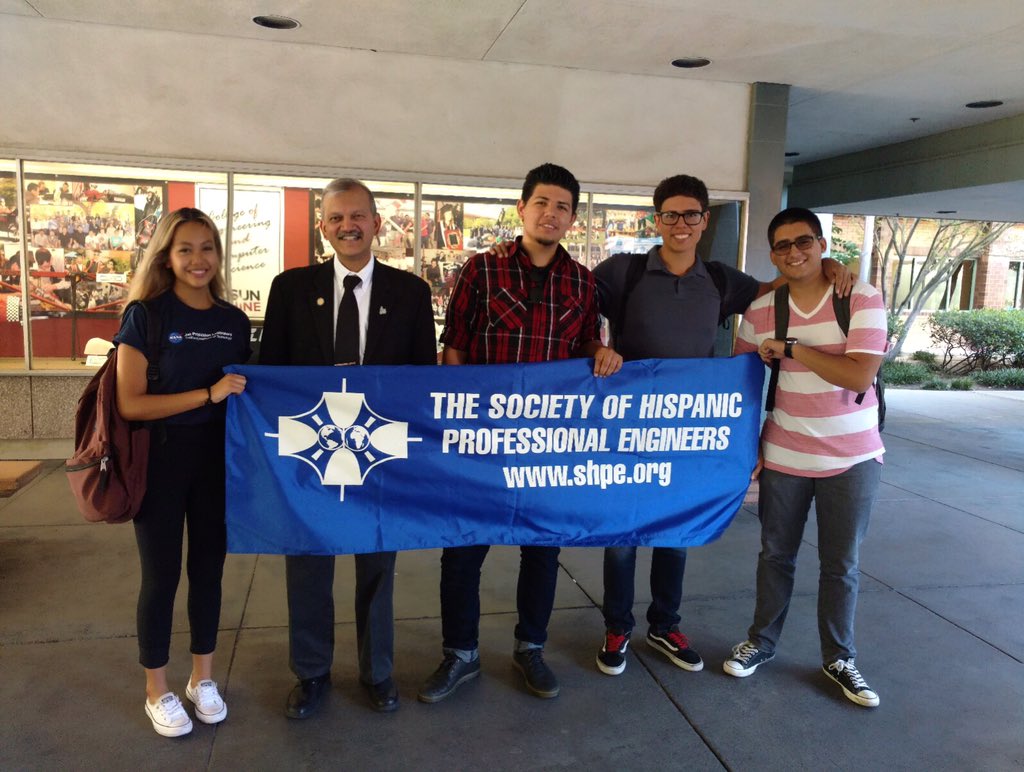 shpecsun's tweet photo. Our new Comp Sci members with the dean of computer science & engineering! #SHPE2015 #SHPEcodes #SHPEfamilia #tech https://t.co/u7Xpvl13lo