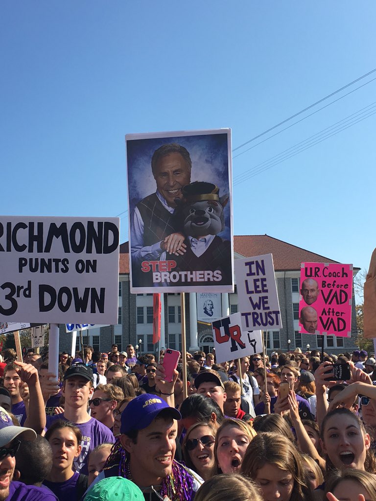 CollegeGameDay's tweet image. The best Friday crowd for CFB Live we&apos;ve ever seen. @ESPNCFB