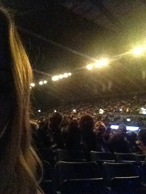 AlicePertwee's tweet photo. @theopassmore I am so sorry!!🐢hope you have the best nght x (here's me hiding my guilt in the crowd) https://t.co/jeXpH7uroh