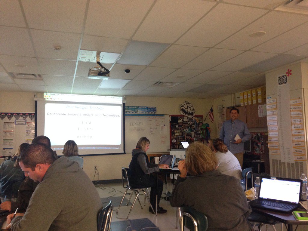 CuiCheng125's tweet photo. @doughartman wrapping up the great PD day: collaborate, innovate, &amp; inspire with tech; team of teams#rfmsupd https://t.co/3KFfBugfMF