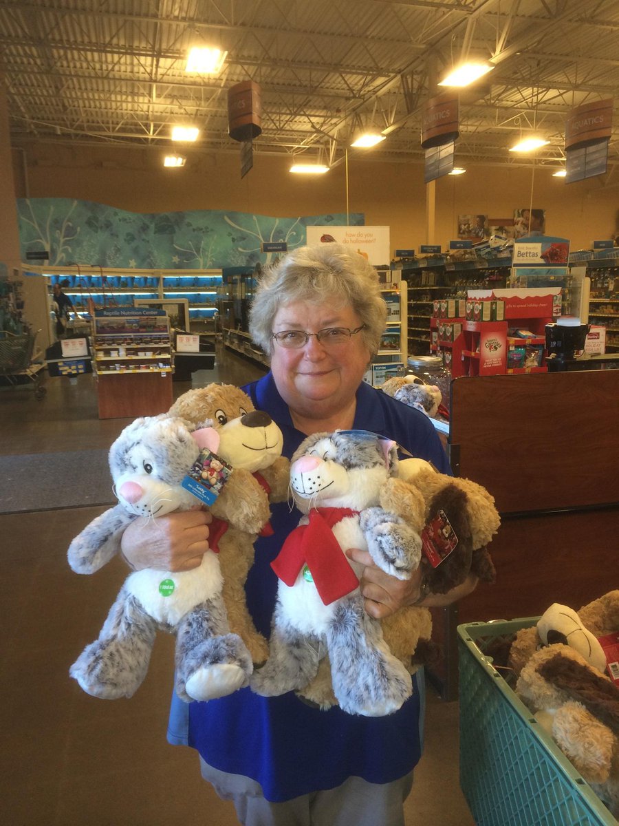 machenry_doug's tweet photo. Bonnie has 23 Chance and Lucky's donated already today. #inspiredbypets  #chance&amp;lucky https://t.co/mn5aQ9Xw05