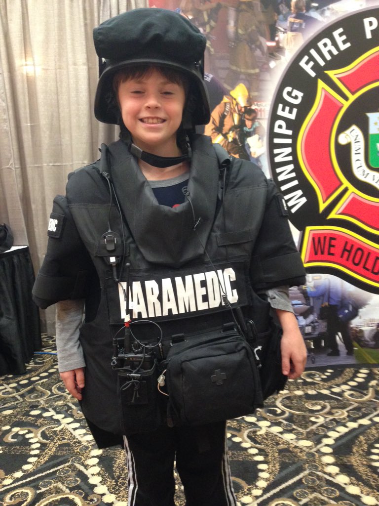 MB_InterAct's tweet image. Future #TacticalMedics trying out the equipment at #InterAct2015