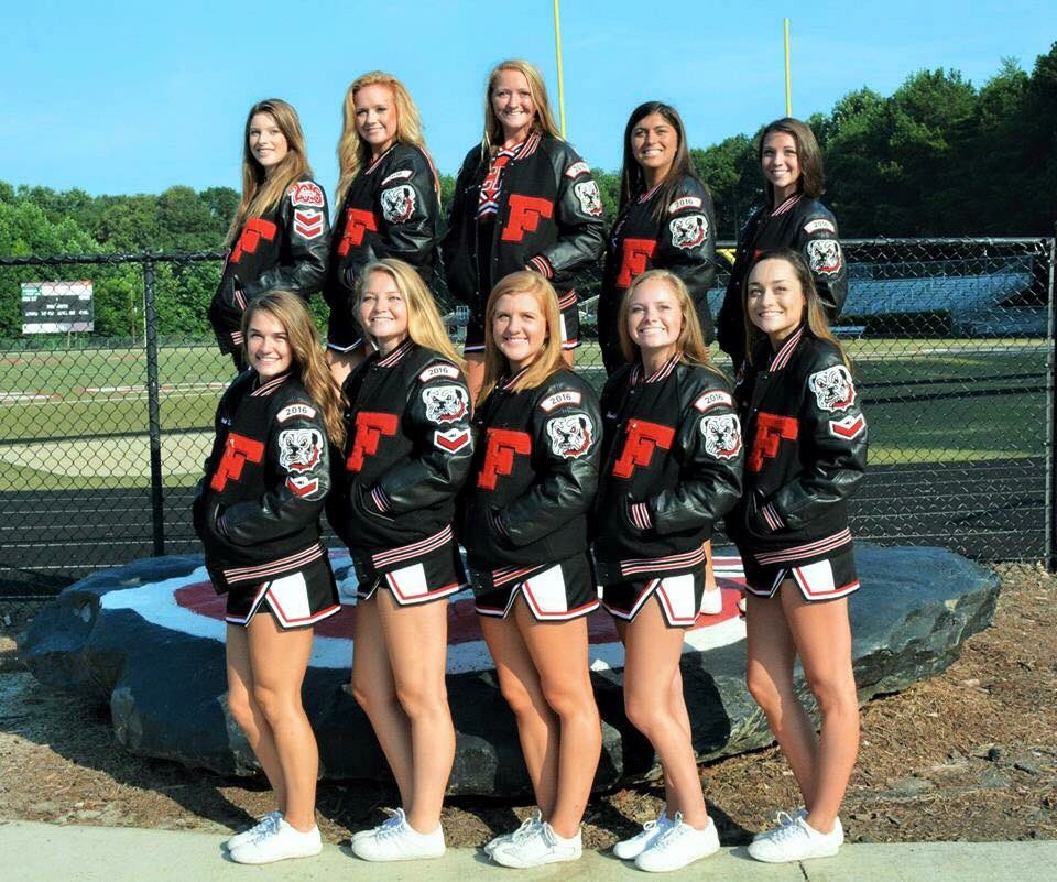 FCHSCheerDawgs's tweet photo. We are so excited to honor these amazing ladies tonight! Love y'all!! #FCHSforever #SeniorNight ❤️🐾 https://t.co/REUCW166uf