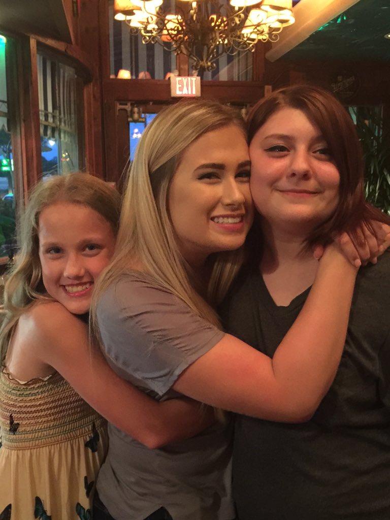 Joekea's tweet photo. @_kylie_king 🎈happy birthday beautiful! 🎈 https://t.co/uK2ZBW7tkn