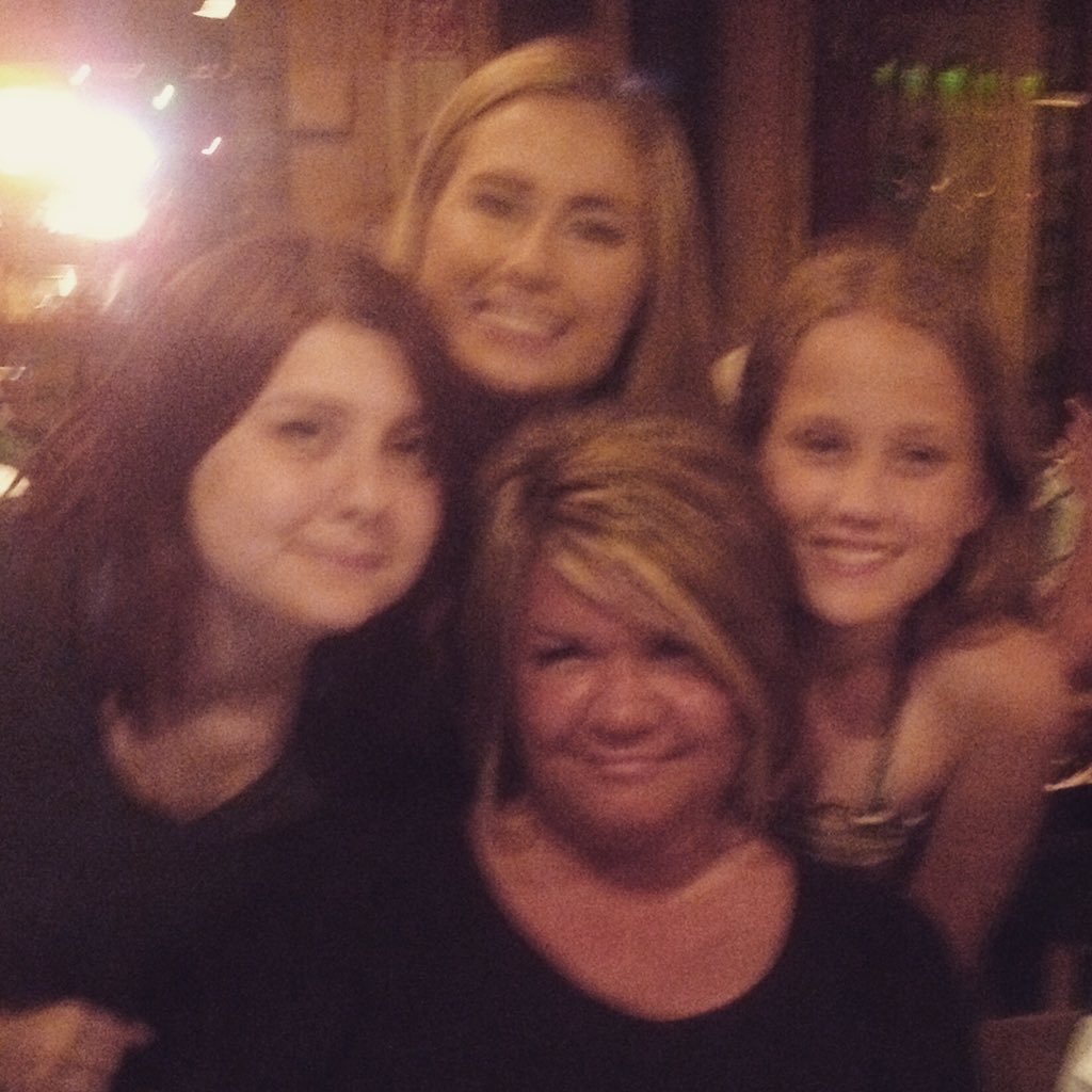 Joekea's tweet photo. @_kylie_king 🎈happy birthday beautiful! 🎈 https://t.co/uK2ZBW7tkn