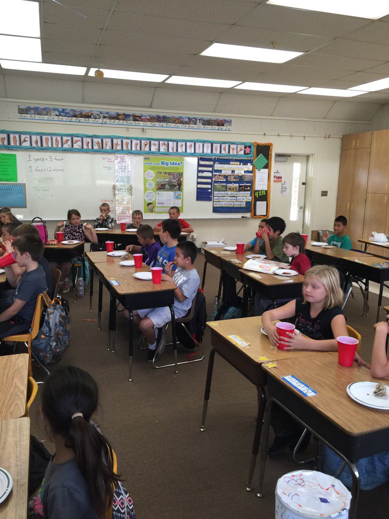 teardrajoy's tweet photo. These mallards earned pizza for being safe, respectful and responsible! @mesmallards #102rocks https://t.co/ExxA2WFmE1