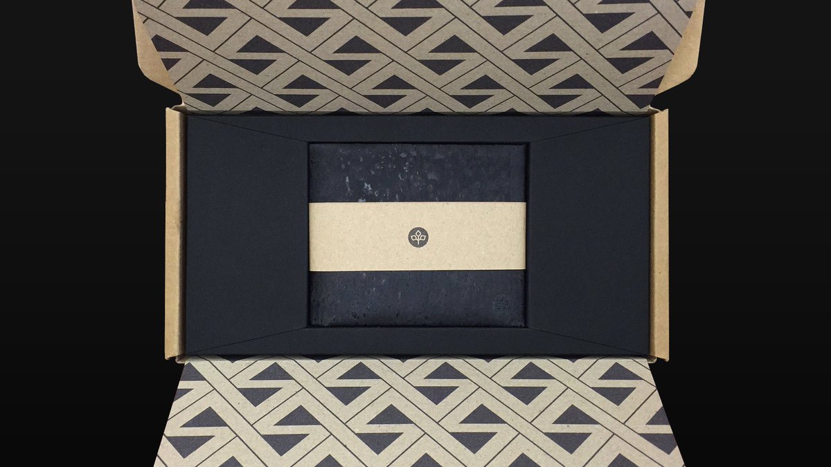 Seraphmade's tweet photo. Our new wallet the Origami Eight/Five Black Edition now available to pre-order :) https://t.co/VL7o2Togh0 #EDC https://t.co/b2nJlCTJst