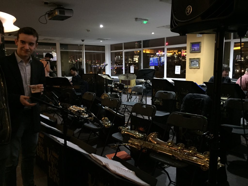 We're in the Waterfront and ready to play!!! Come down and see us if you're around, music from 8:15 🎶