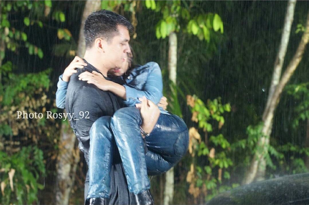 NATANLoverss's tweet photo. tuuhh ada kan scene Jetris yg begini. lbih romantis lg. makanya jgn pada keburu emosi https://t.co/vsqx4v954Y