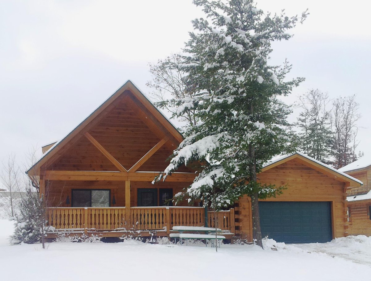 WarrensLodging's tweet photo. Did you know that Warrens Lodging is open all year? Book your Winter adventure today! https://t.co/HcfghNHuTQ https://t.co/bt4fGLGwAb