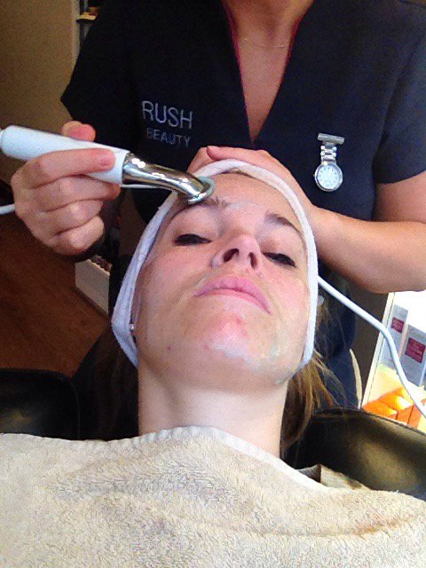 NicolaEllul's tweet photo. Great quick treatment #guinot #facial #ExpressSpa @RUSHHairBeauty https://t.co/3zYdW5DzGx
