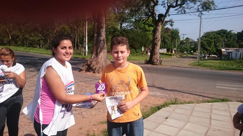 fglambare's tweet photo. #Paraguay #Lambare #LambareNoTeCalles @lugo_py #Lista40 @FrenteGuasuPY estamos en Puerto Pabla https://t.co/0YtBttAKXe