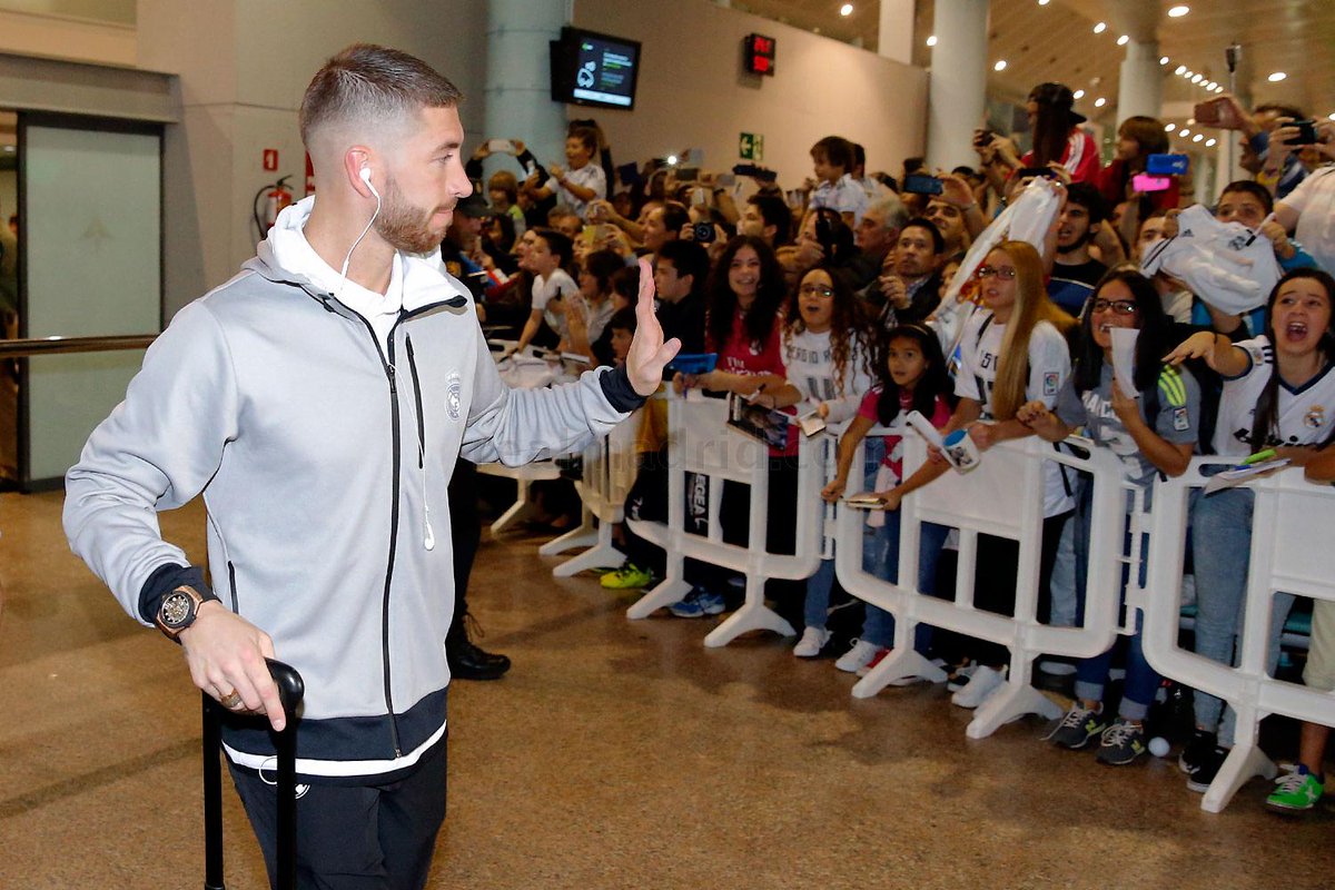 realmadriden's tweet photo. We've arrived in Vigo and received a great welcome from our fans in Galicia! 👏👌📷

#RMLiga #HalaMadrid https://t.co/Y7MzaZUppe