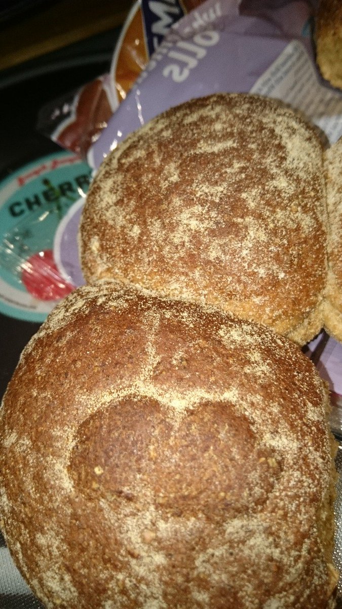 TimHoult's tweet photo. @KingsmillCare we opened a batch of your rolls tonight,  burnt and rock hard ruined our Friday night tea :-( https://t.co/dr094nCcST