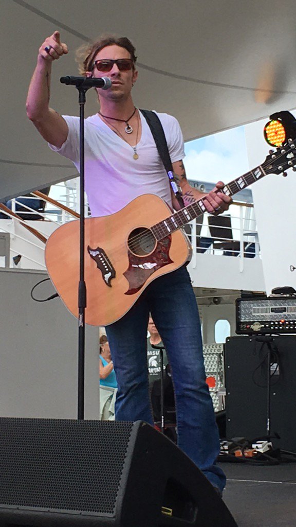 letherif's tweet photo. #AussieBillyClub are ready for Sail Away Party to The Bahamas with @Blackjack_Billy #Soundcheck #CountryCruising https://t.co/iiM86Iz8nG
