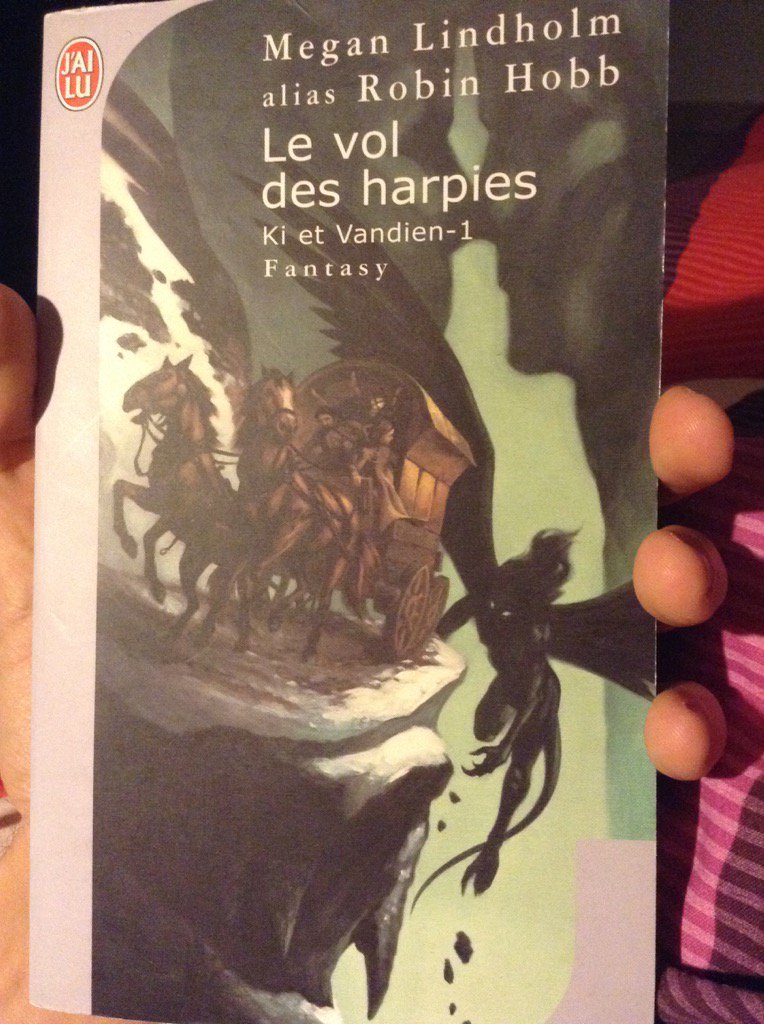 MalikChakroun's tweet photo. @VendrediLecture cette semaine c'est Le Vol des Harpies de #robbinhobb :) #vendredilecture https://t.co/1dFI7VxwSZ