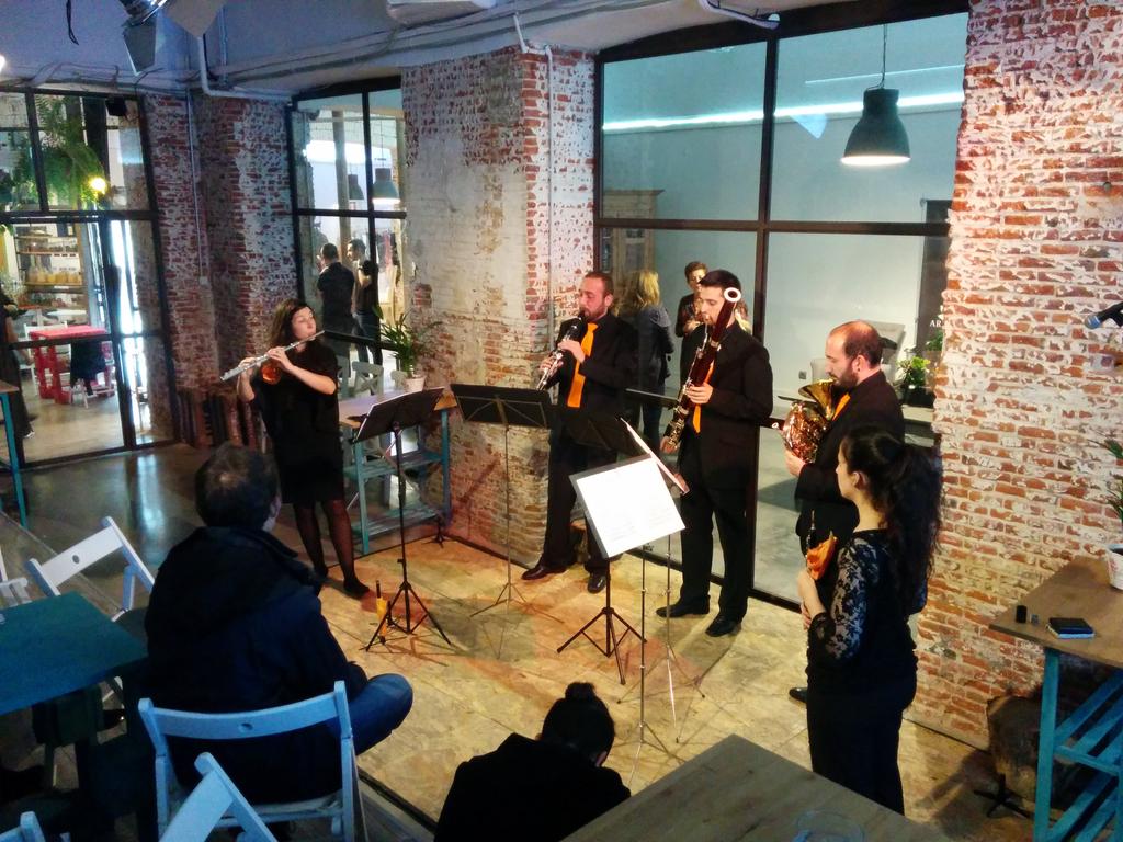 nikoplas's tweet photo. Escuchando a @quintetoenara en @arboreamadrid ! https://t.co/7XW975ZASN