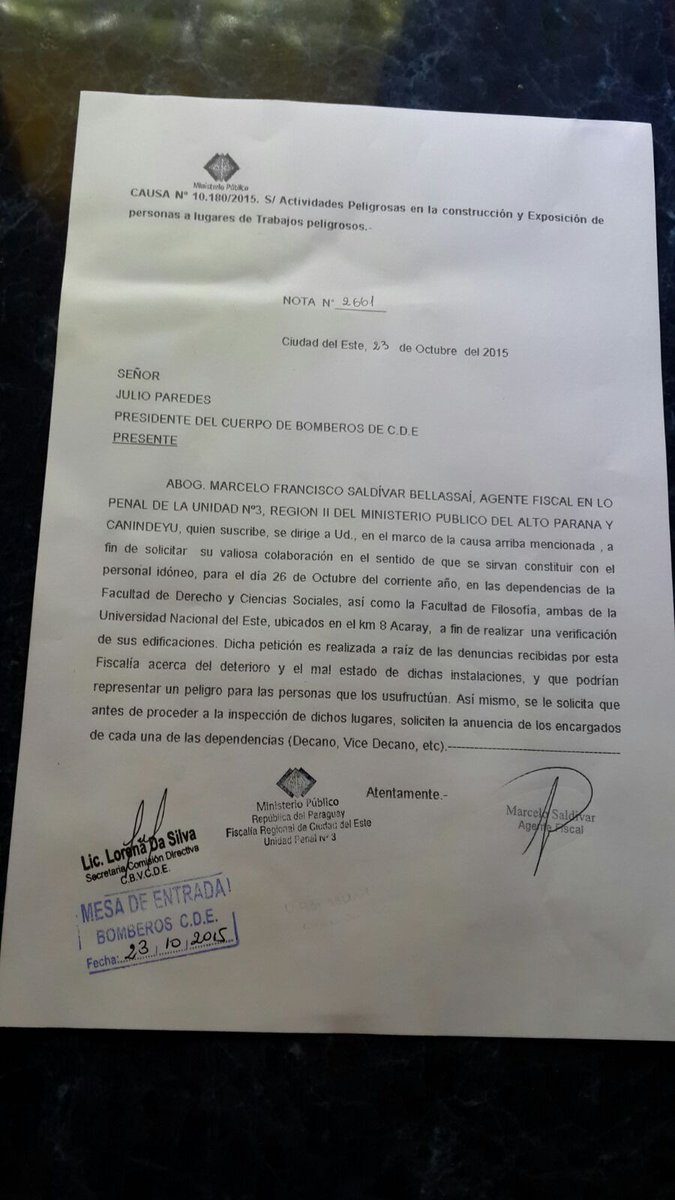 josecolmanduart's tweet photo. Y así nos va en la FACU DERECHO UNE, por suerte termino este año antes que caiga https://t.co/EbBk0ygSUK