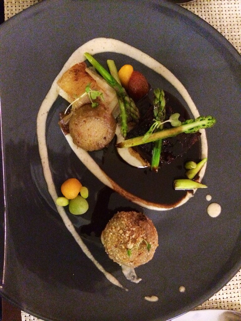 lilash_mac's tweet photo. So much amazing food! Friday night fun at #OneingredientSA  @MattManningChef https://t.co/6IDhKefYzI