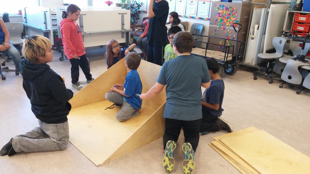 MissDayman's tweet photo. Ms. Farndens class getting started and overcoming #obstacles #GOPPDR #builderskit @ElsieMironuck https://t.co/dp6m9qY0cT