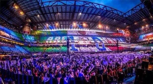 Ania_96's tweet photo. The One Direction fan actions during the concerts will forever be the best ones in the history 
#EMABiggestFans1D https://t.co/4G6tIO8NbR
