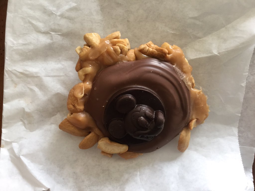 WDWMainStreet's tweet image. Should I or shouldn&apos;t I? #DisneyWorldProblems