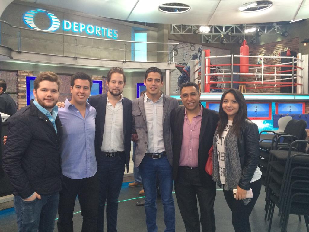 DBallinas's tweet photo. @Javier_Alarcon_ gracias por abrirnos las puertas!! #DraftDeVoces https://t.co/c1CtvY6QKu