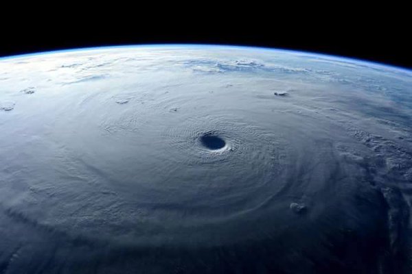 PanamaWorldWide's tweet photo. #Laúltima El astronauta Scott Kelly enviá las fotos del #HuracanPatricia desde la estación espacial internacional. https://t.co/zj36vylL9v