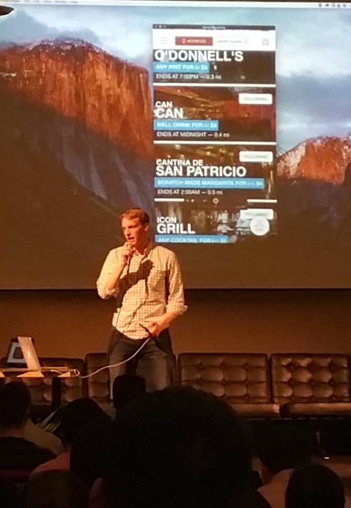 Knotis's tweet photo. Jared from @GetHotspotApp showing off their new app to get discounted drinks around Seattle #featurefriday https://t.co/z8ZobtoueI