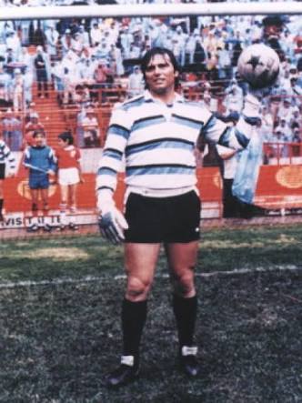 segus's tweet photo. Un gran portero @futaztecadep @medranoazteca #ViernesBotanero https://t.co/zfcp7xmNFG