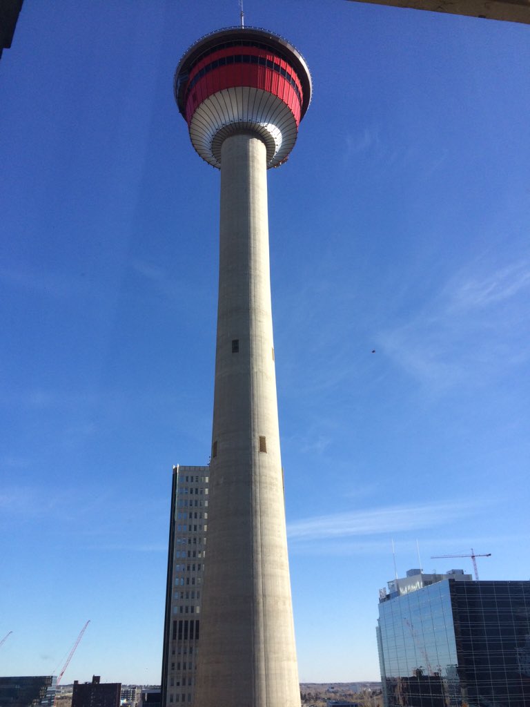 Travisdhanraj's tweet photo. So I'm on a flight right when the @BlueJays are playing!! Argh. See you tomorrow on @CP24Breakfast #byeyyc https://t.co/NDrQPT2eKN