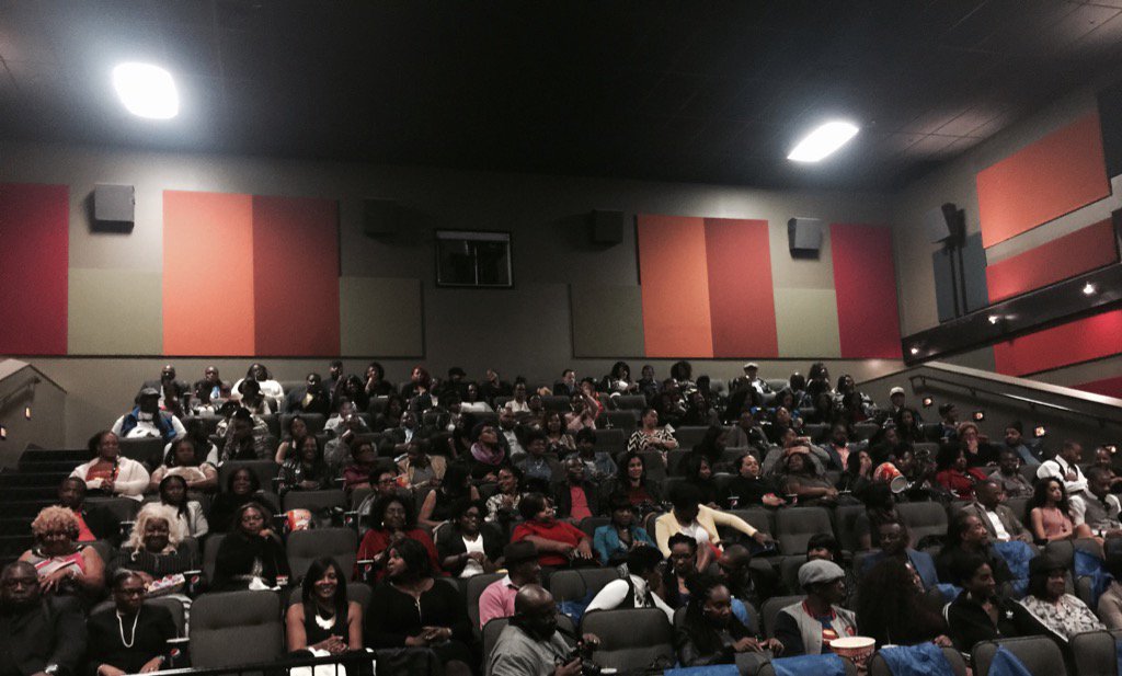 aleksmunoz's tweet photo. Full house for A Dream Deferred @EnglewoodIntlFF !!! https://t.co/VmBpm4LynT