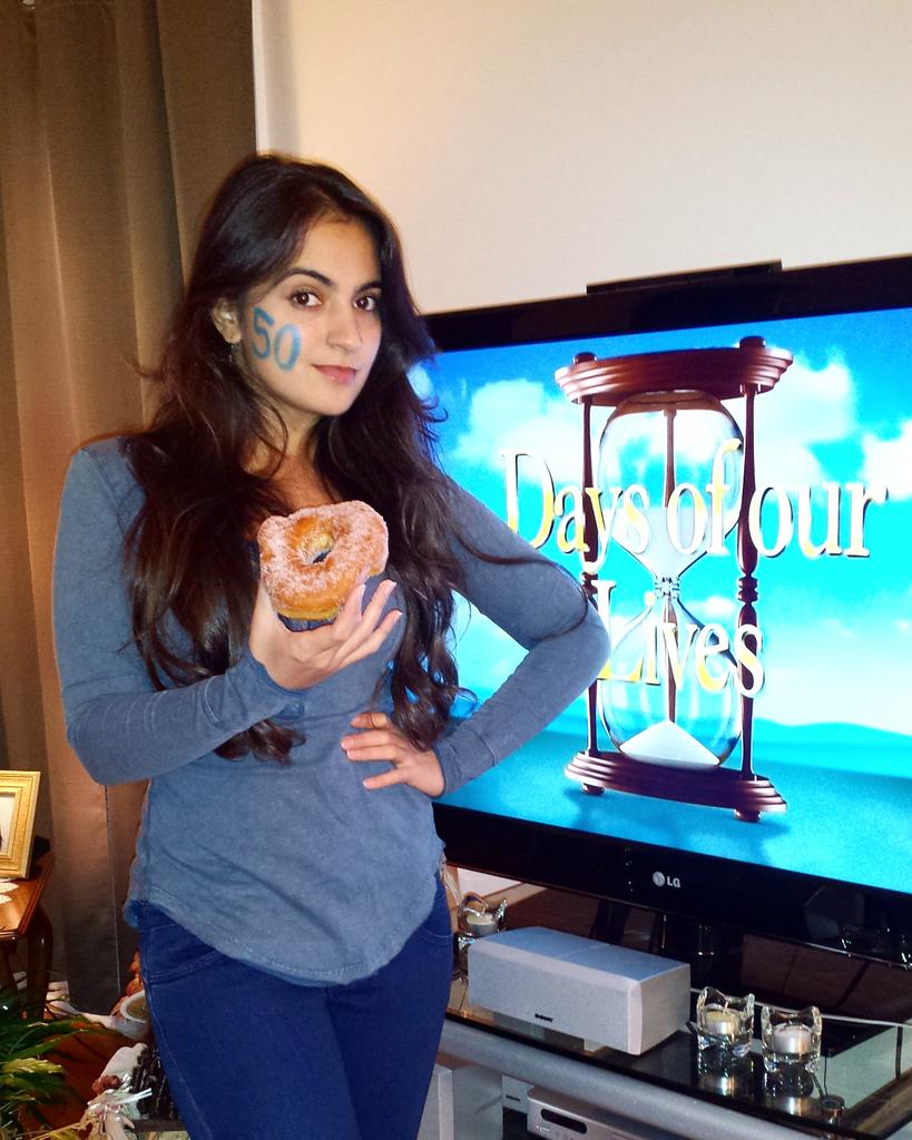 eva_petris's tweet photo. @DaysofourLives Celebrating #Days50ContestCAN with Mrs. Horton's donuts! Been watching since the womb! 💕 https://t.co/YcVtI3Z3C6