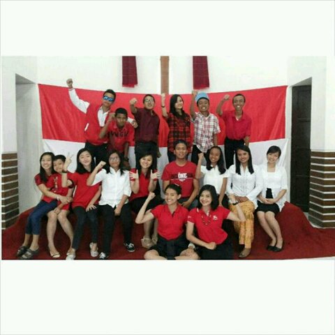 Lucia1i0's tweet photo. "Akan ada anak-anak Indonesia yang mengguncang dunia" by Ir.Soekarno @Metro_TV #Semangat28 #Semangat28MetroTV https://t.co/2i2T2Uxsl9