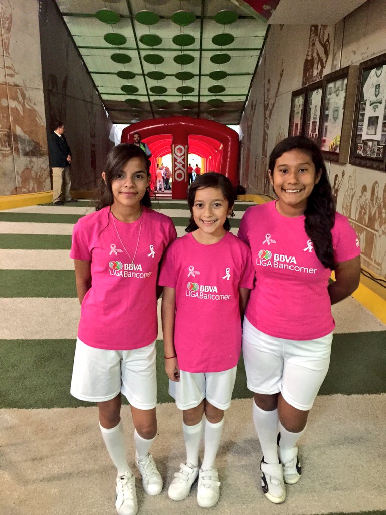 CFSantosLala's tweet photo. Muy orgullosos nuestras jugadoras de #ASTorreon #LaCompresora en el juego de hoy #FormandoGuerreras @ClubSantos https://t.co/mEhG0f1sez